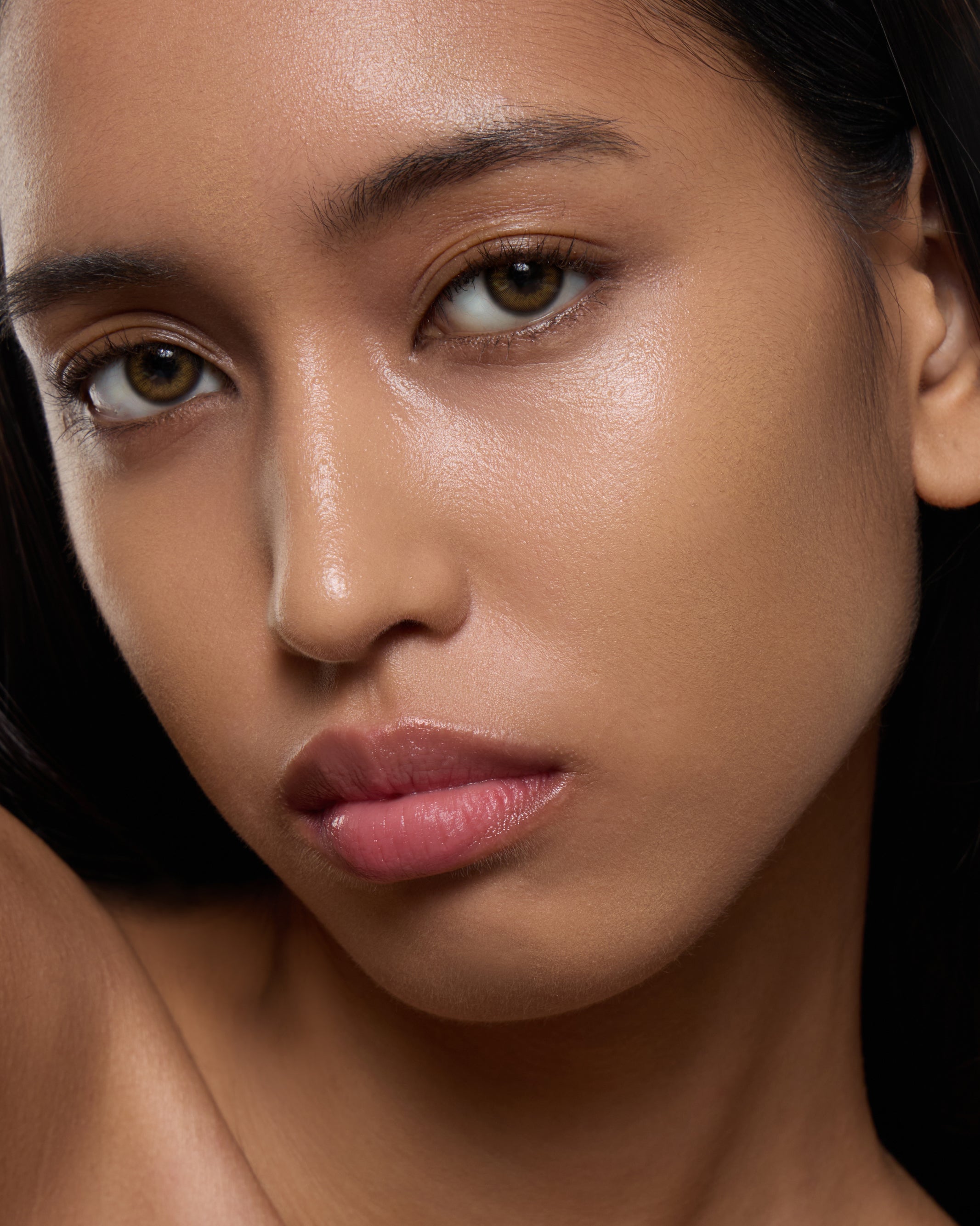 ACTIVE_SKIN_STICK_HAZEL_CAROUSEL-2_6cdc493b-1d42-46e0-a392-6c0b66630135.jpg