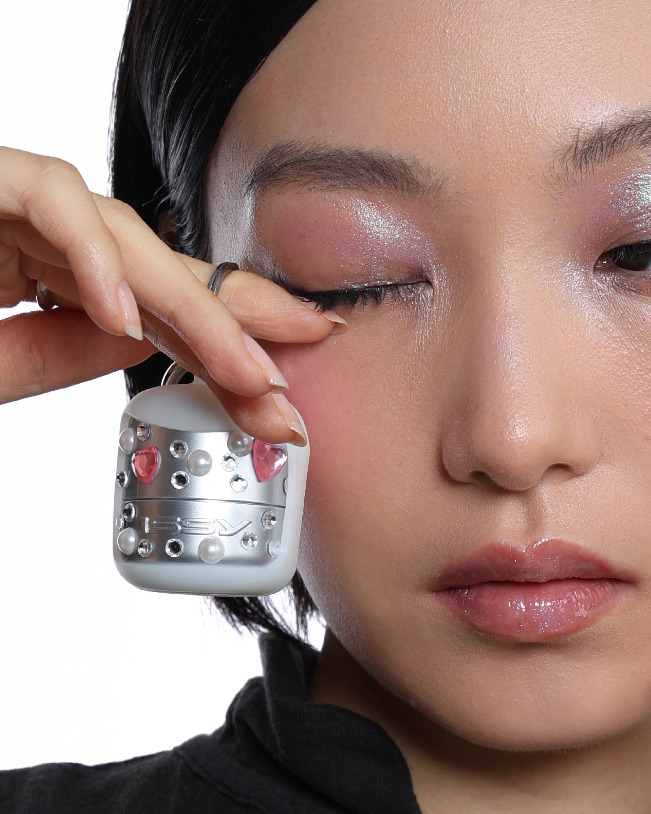 Accessories – Issy Cosmetics