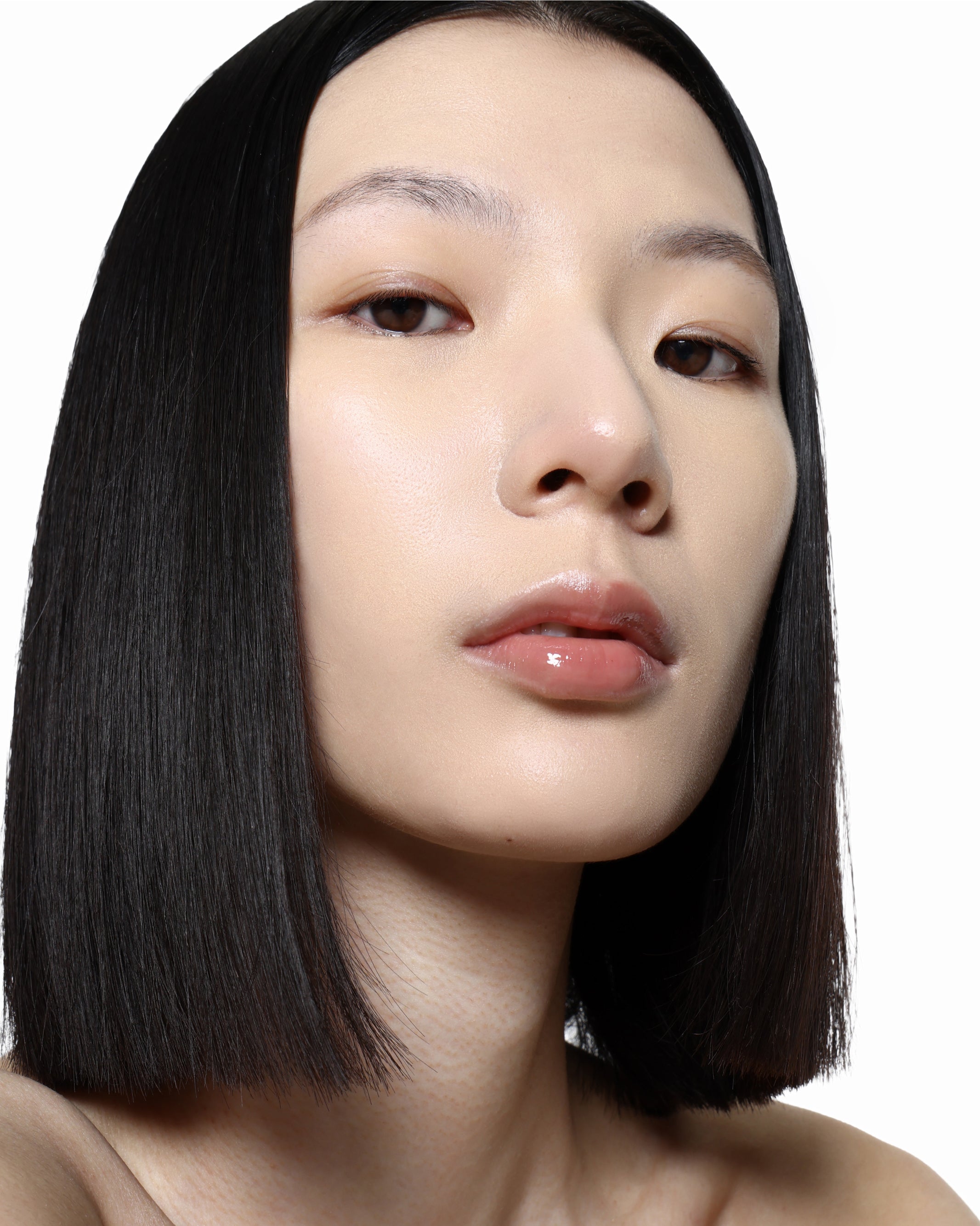 FLUID_FLEX_CONCEALER_YF1_CAROUSEL-2.jpg
