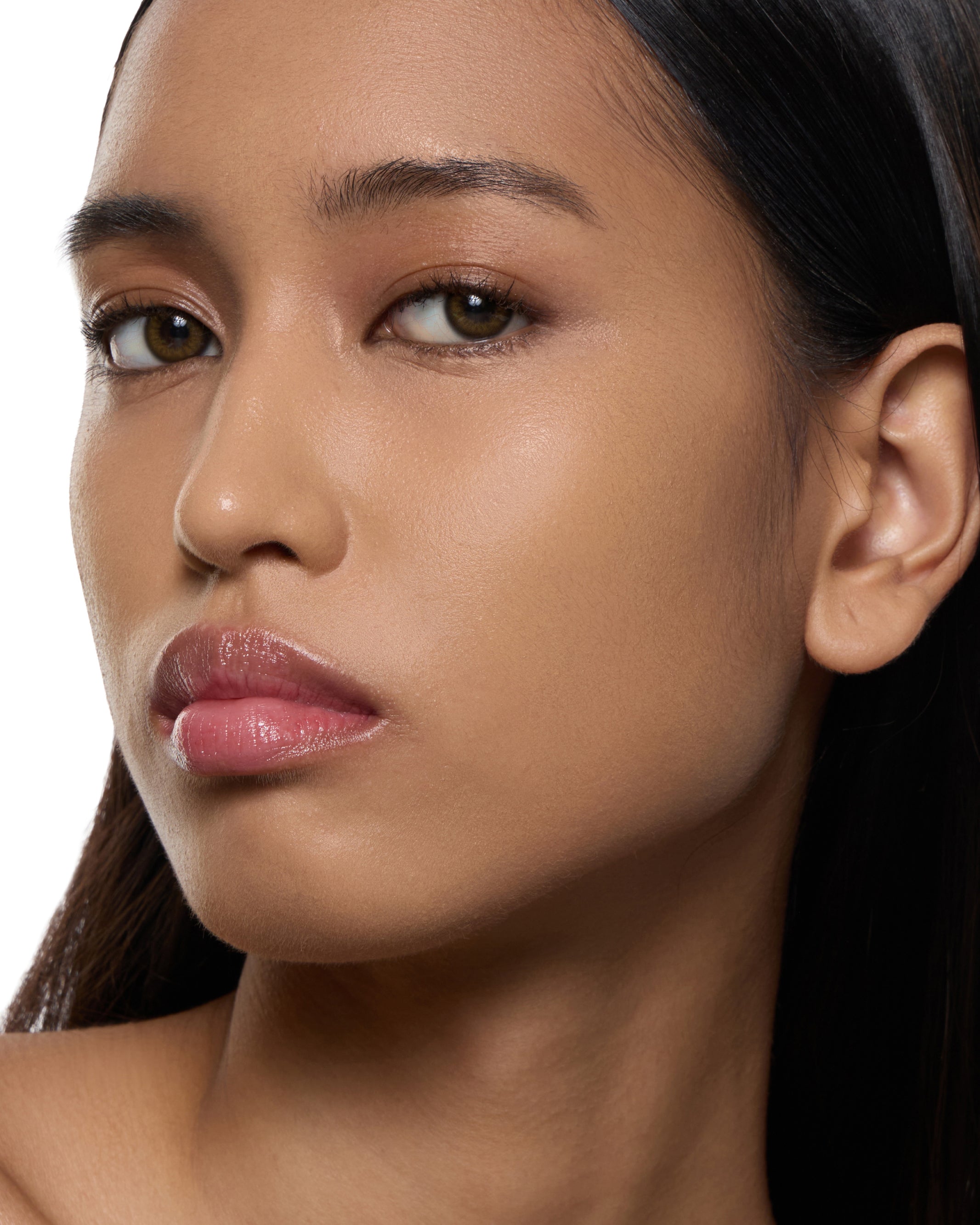 FLUID_SKIN_TINT-HAZEL_CAROUSEL-2.jpg