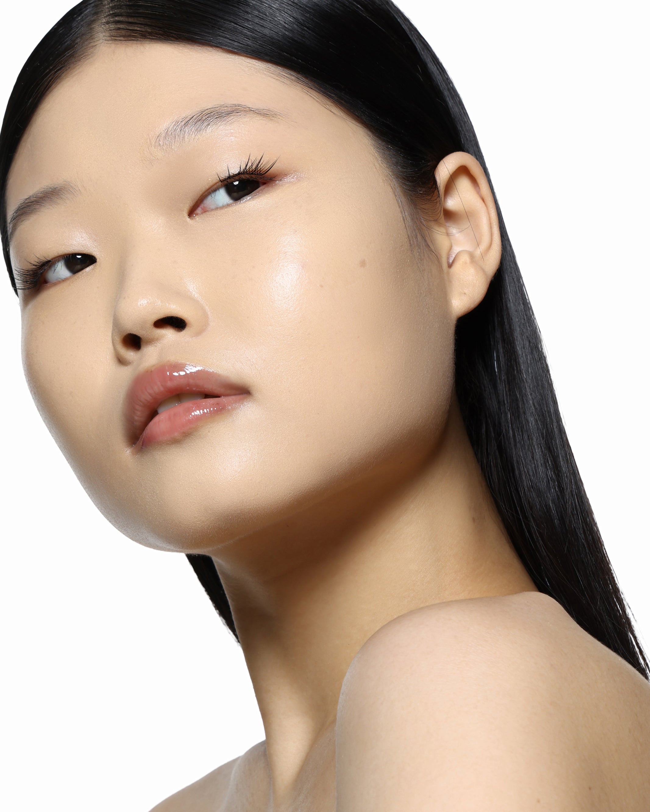 FLUID_SKIN_TINT-VANILLE_CAROUSEL-2.jpg