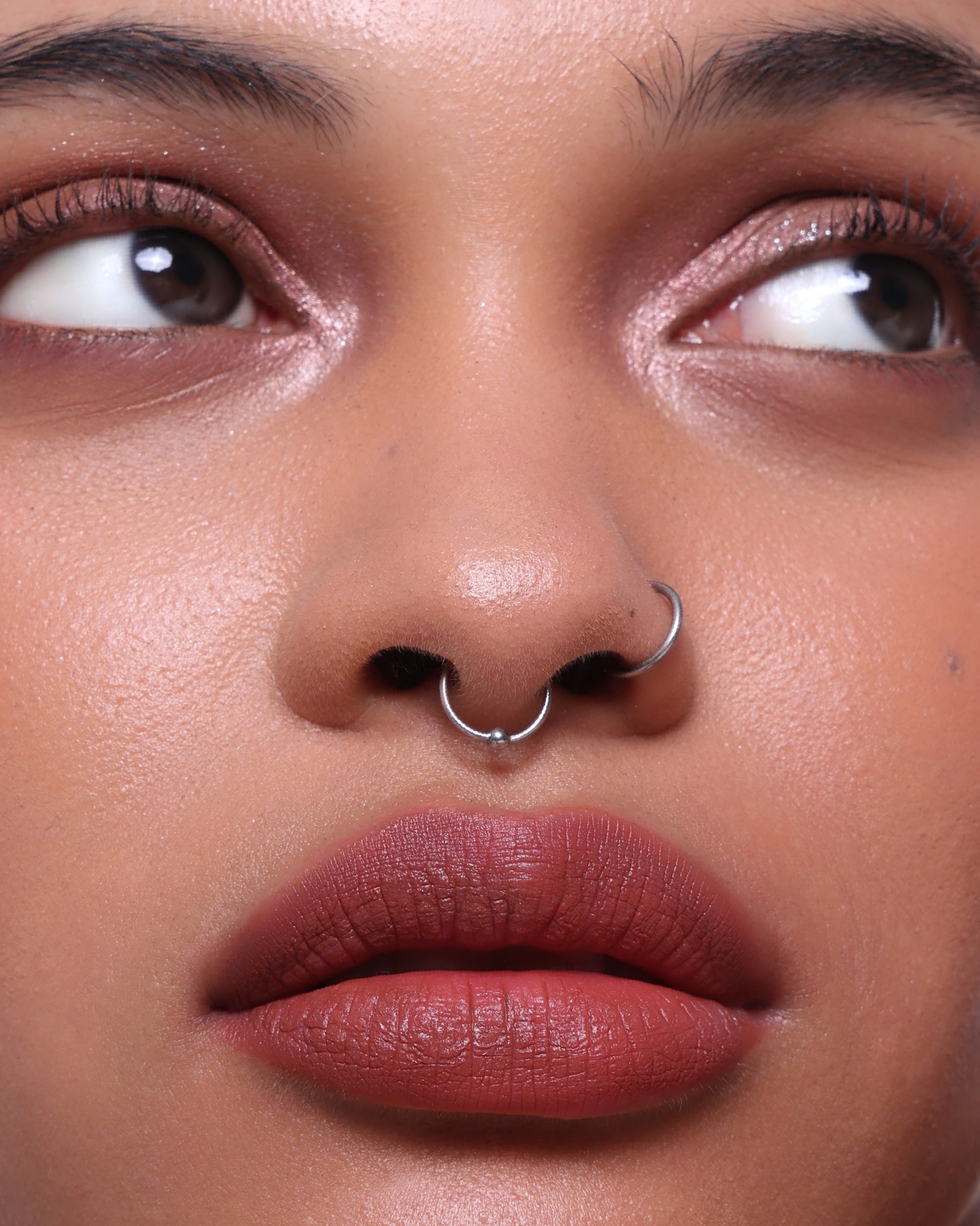 LIPBULLET_TRUEVELVET_POSE-37.jpg