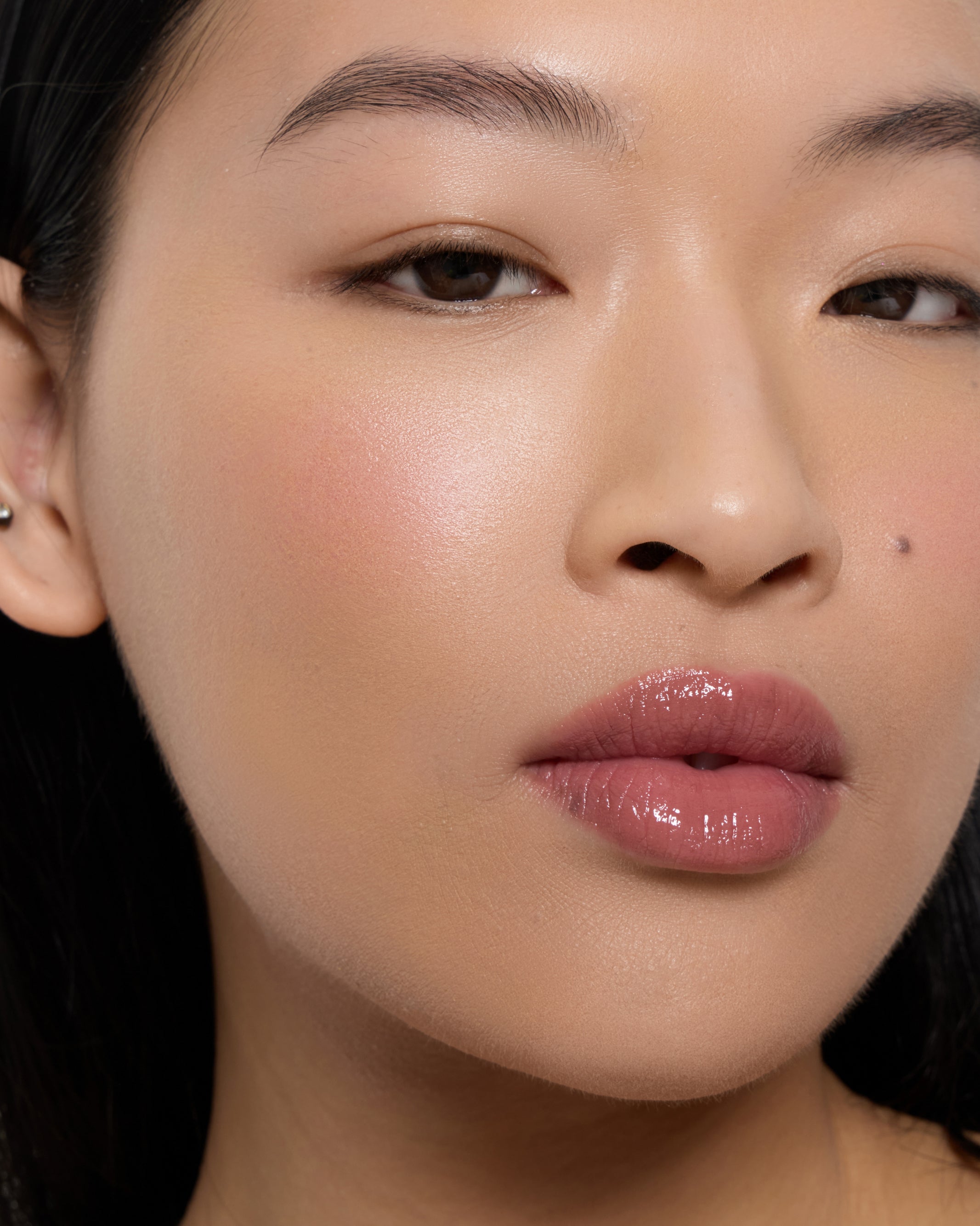 LIP_LACQUER_TWO-FACED_CAROUSEL-2.jpg